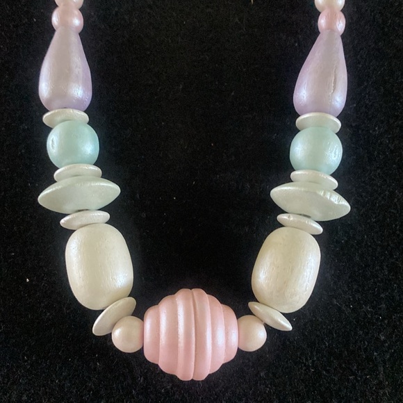 Vintage Pastels Painted Wooden Beaded Necklace. Made in Taiwan FINAL PRICE DROP - Picture 4 of 4